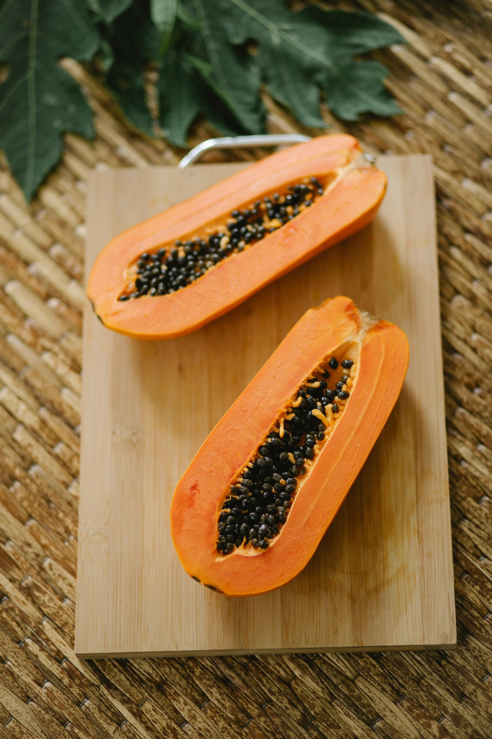 Read more about the article Pawpaw: Types, Nutrition, Benefits, Recipes, and Side Effects