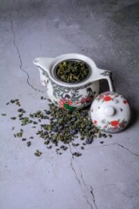 Read more about the article Oolong Tea: Origin, Types, Brewing Techniques, Benefits, and More