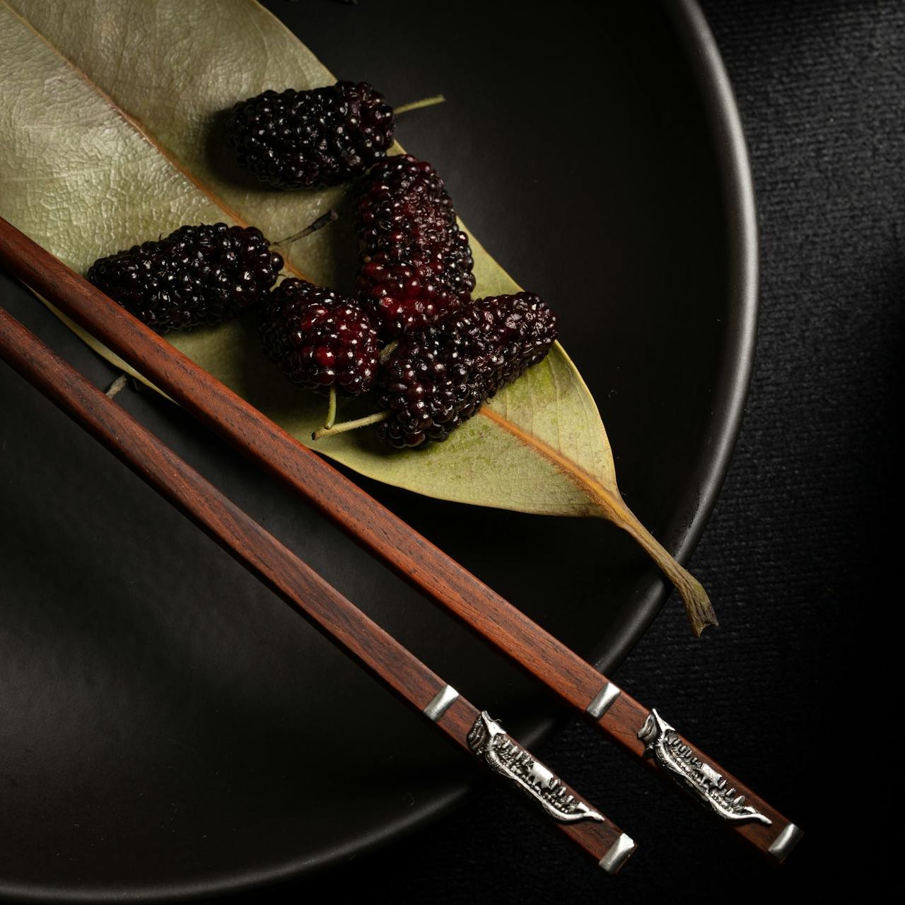 Read more about the article Mulberry: Types, Nutrition, Benefits, Delicacies and Side Effects